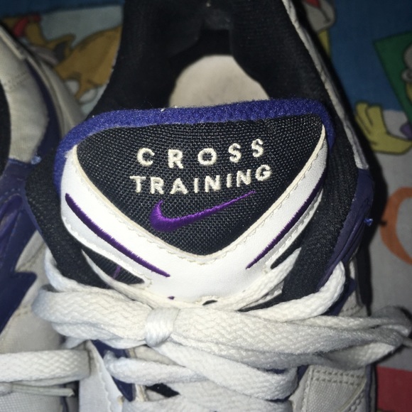 VINTAGE NIKE AIR CROSS TRAINING MENS SHOES SZ 9 - Picture 6 of 8